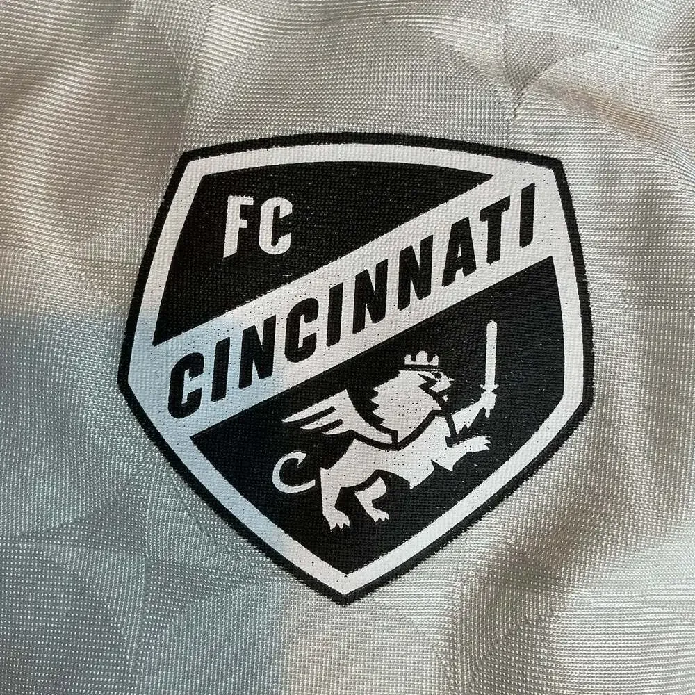 Adidas FC Cincinnati Love Unites Pride Prematch Jersey 2XL